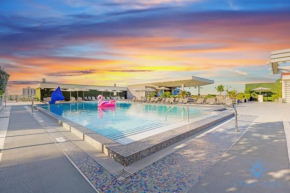 Best Stay - Rooftop Pool - Broad - walk - Near Beach